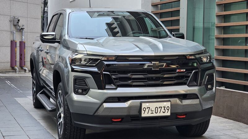 Sterling Gray Chevrolet Colorado Z71 with the 2.7L turbo engine