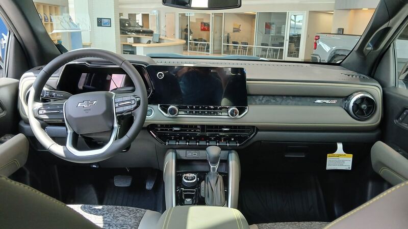 Dashboard and shifter of a 2024 Chevrolet Colorado ZR2