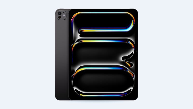 iPad Pro 13-inch (M4) in space black, back and front