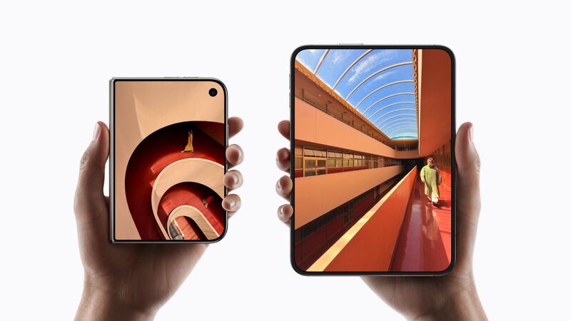 iPhone Duo shown closed and open, with the 5.4-inch outer screen and 7.6-inch inner screen