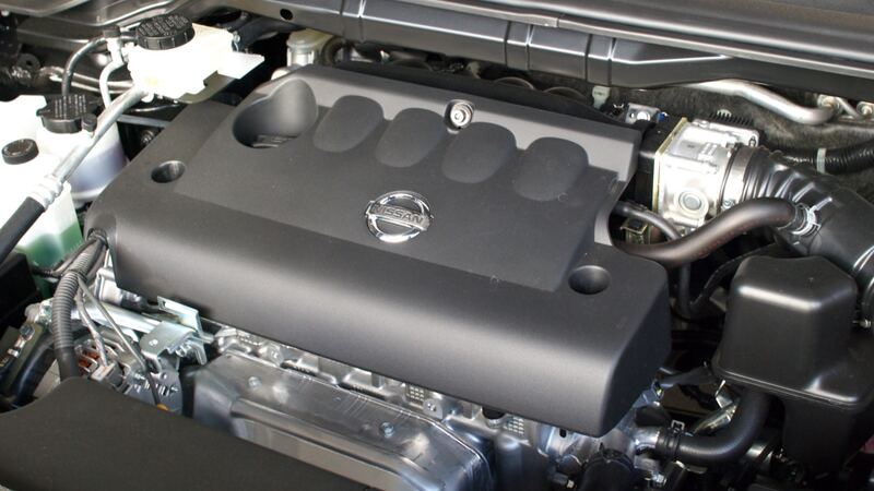 Nissan 2.5-liter QR25DE four-cylinder engine in an open engine bay
